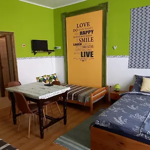 Apartman Gábor, Eger