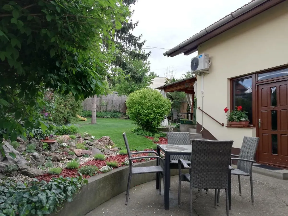 Guest house Gyoengyszem Vendeghaz Hotel Eger