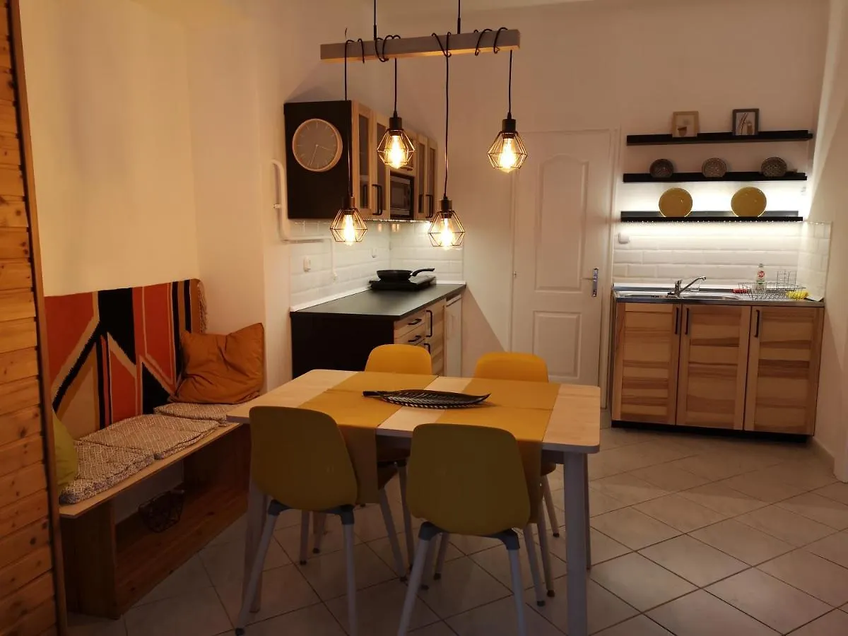 Gyoengyszem Vendeghaz Hotel Eger Guest house