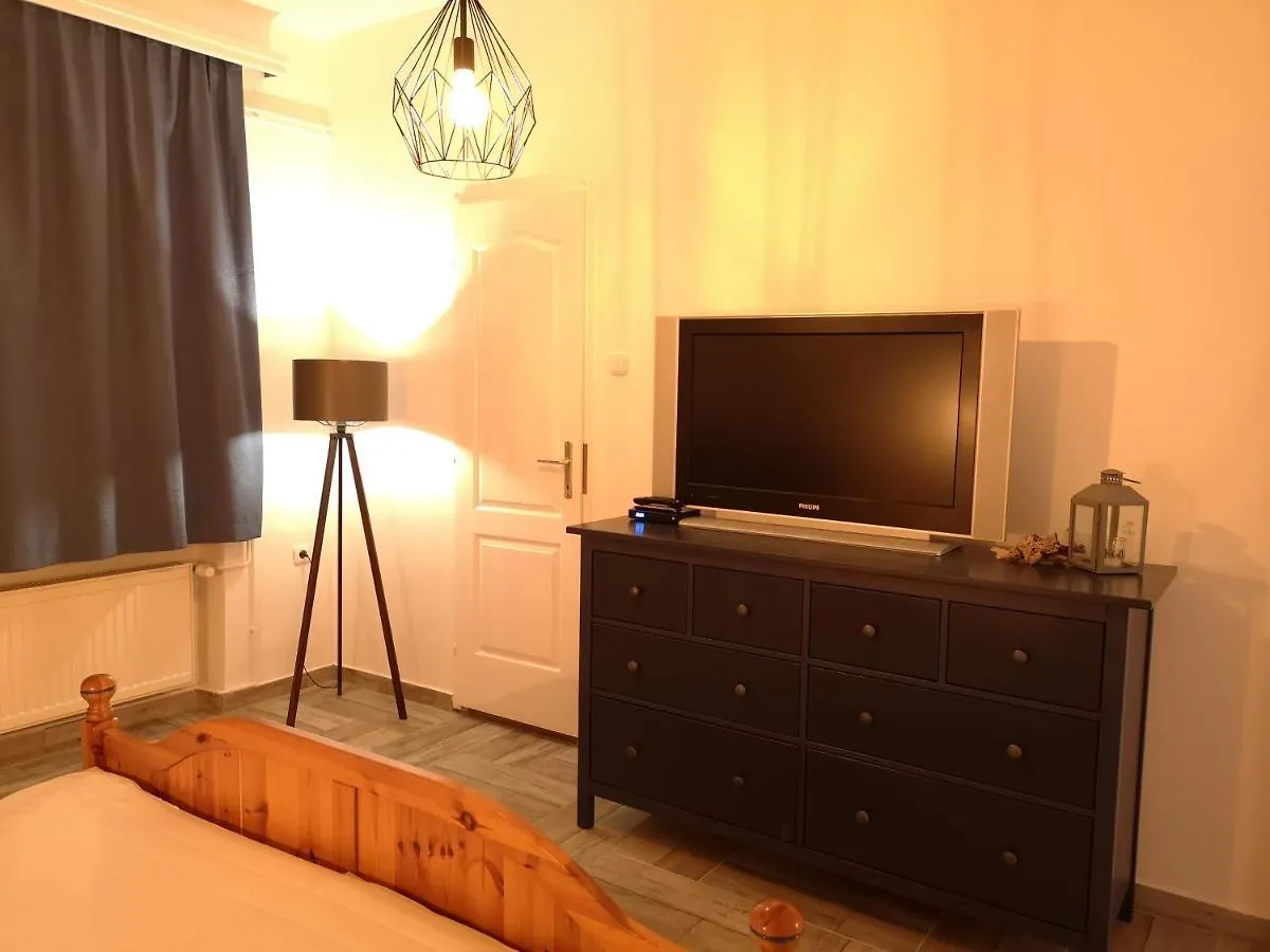 Guest house Gyoengyszem Vendeghaz Hotel Eger